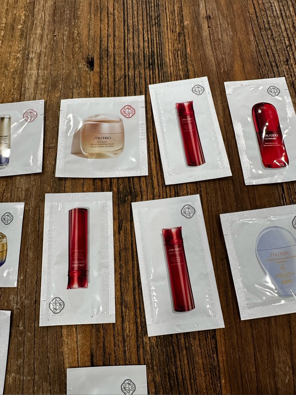 Shiseido Skincare Sample Sachets in Red, Gold & White - Picture 3 of 5